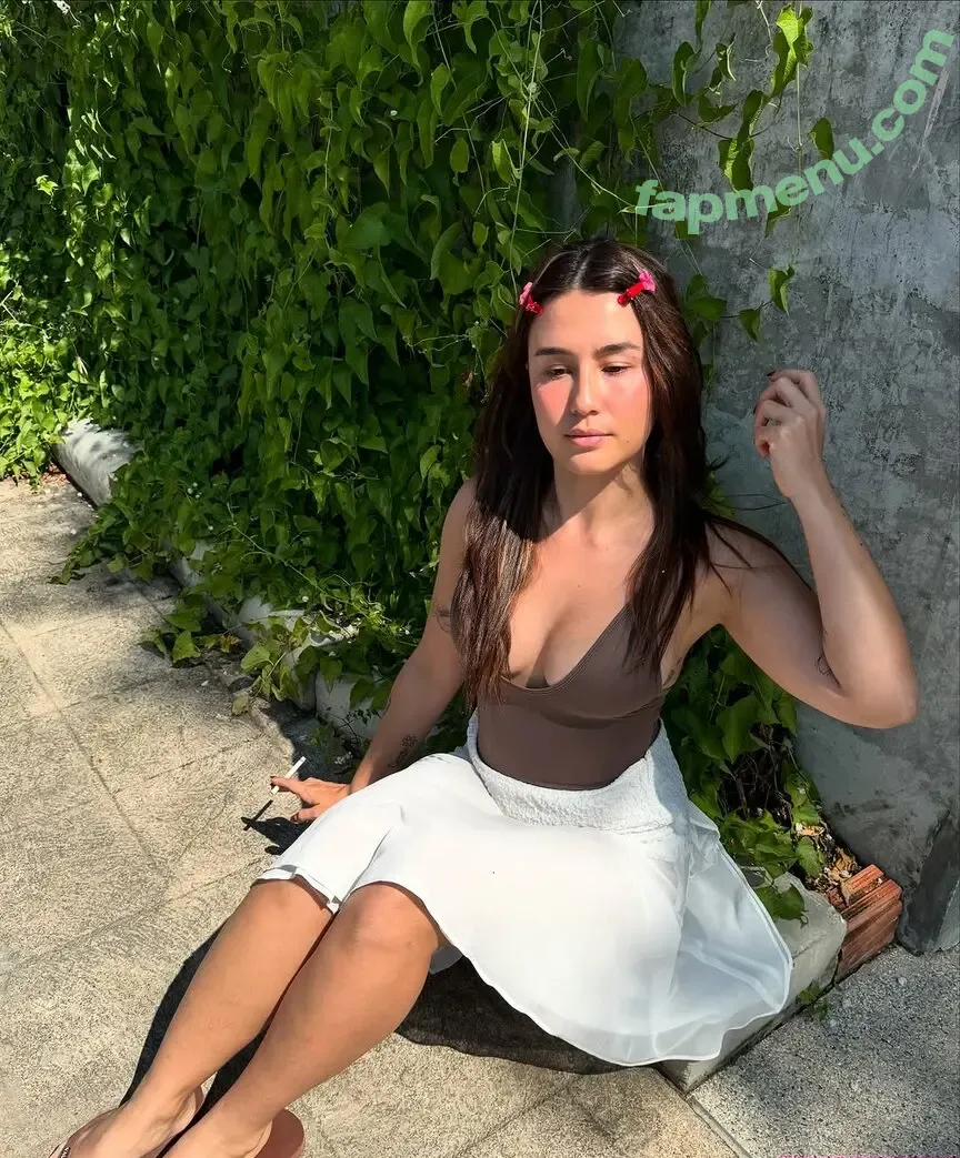 Saffron Sharpe nude photo #0033 (saffronsharpe)