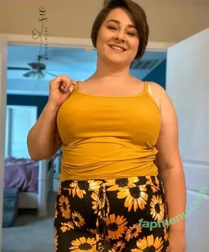 Saige Wilds Video Store / saige.wilds / saige_wilds / saigewildsvideostore nude photo #0005