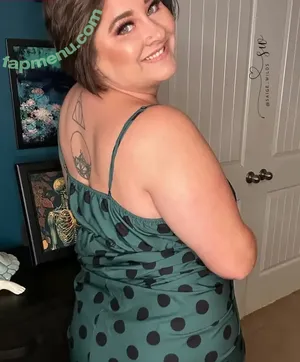 Saige Wilds Video Store / saige.wilds / saige_wilds / saigewildsvideostore nude photo #0016