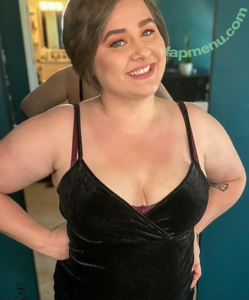 Saige Wilds Video Store nude photo #0009 (saige.wilds / saige_wilds / saigewildsvideostore)