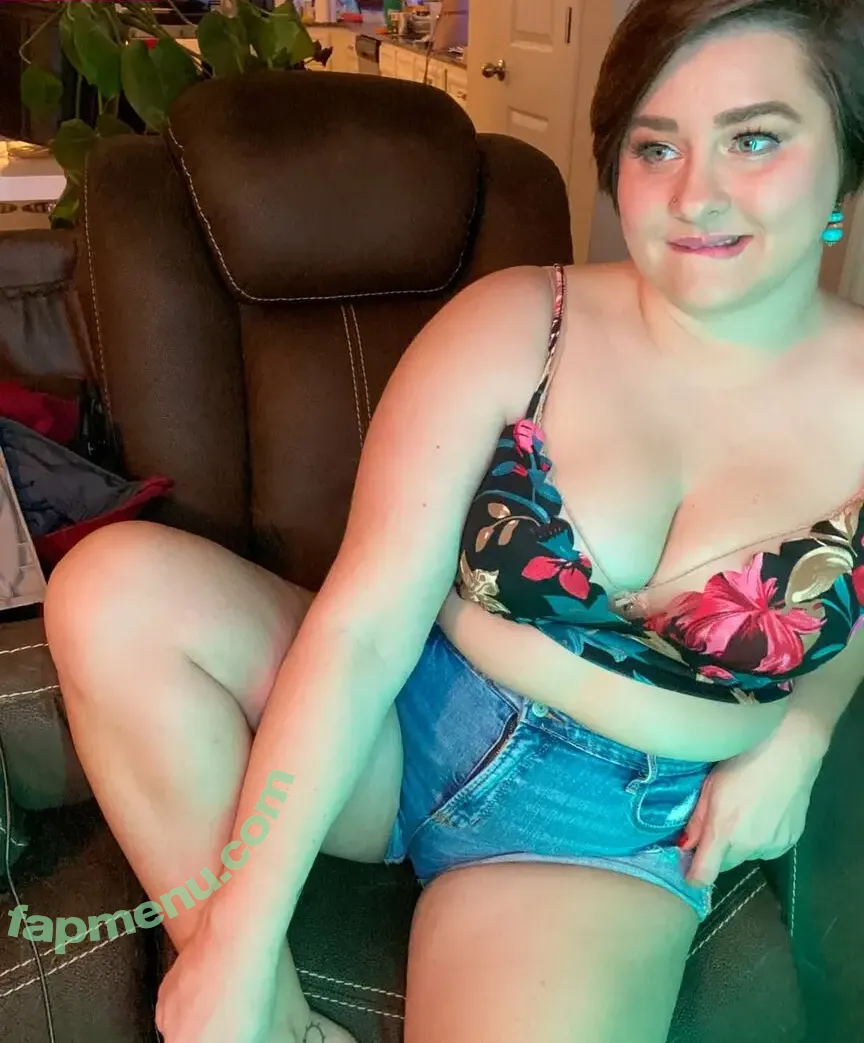 Saige Wilds Video Store nude photo #0047 (saige.wilds / saige_wilds / saigewildsvideostore)