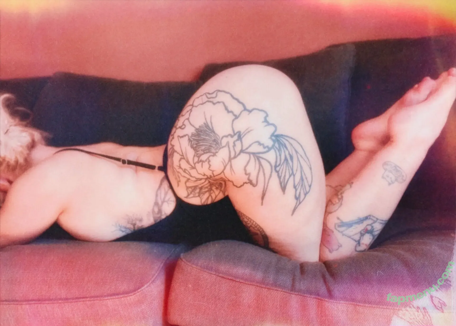 sainte_marnie nude photo #0006 (marniexsainte)