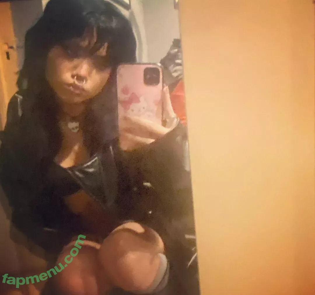 Saintsgoth nude photo #0001 (scubaryan_)