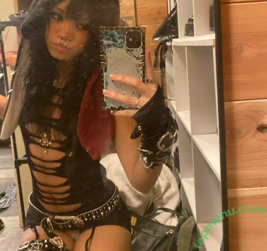 Saintsgoth nude photo #0004 (scubaryan_)