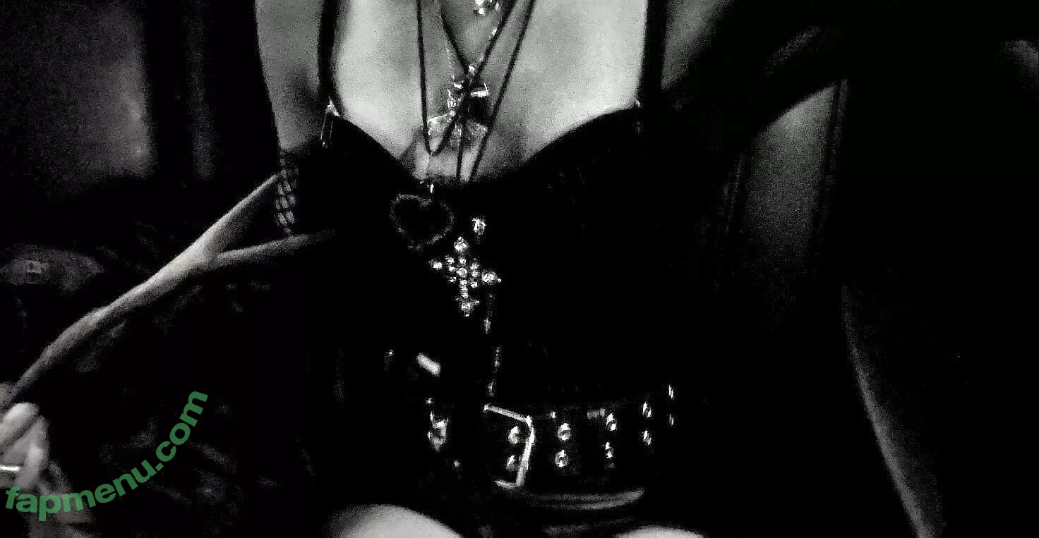 Saintsgoth nude photo #0012 (scubaryan_)