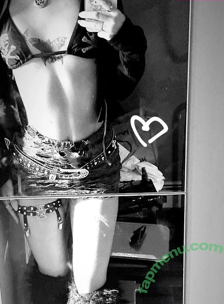 Saintsgoth nude photo #0013 (scubaryan_)