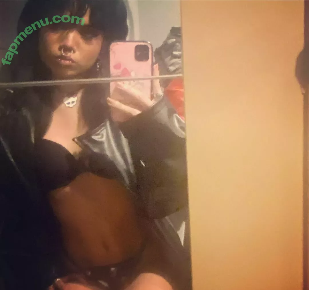 Saintsgoth nude photo #0014 (scubaryan_)