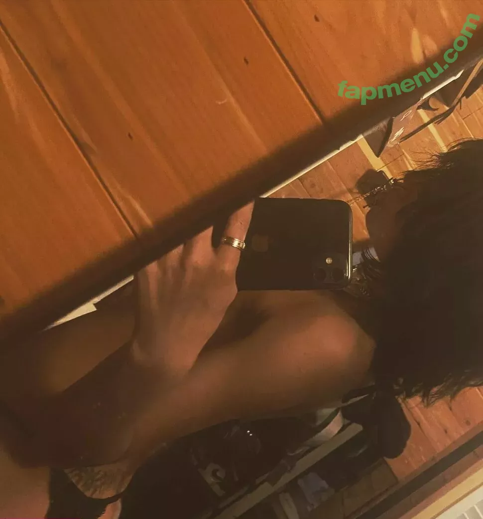 Saintsgoth nude photo #0047 (scubaryan_)