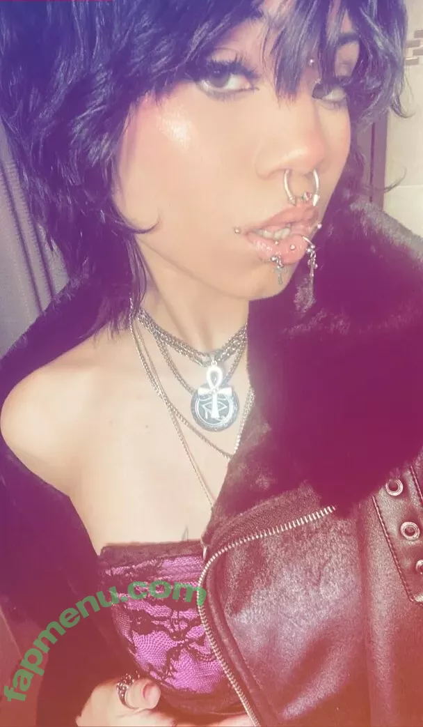 Saintsgoth nude photo #0052 (scubaryan_)