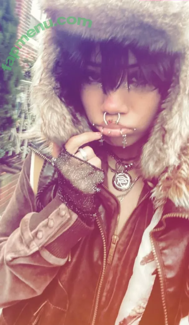 Saintsgoth nude photo #0060 (scubaryan_)