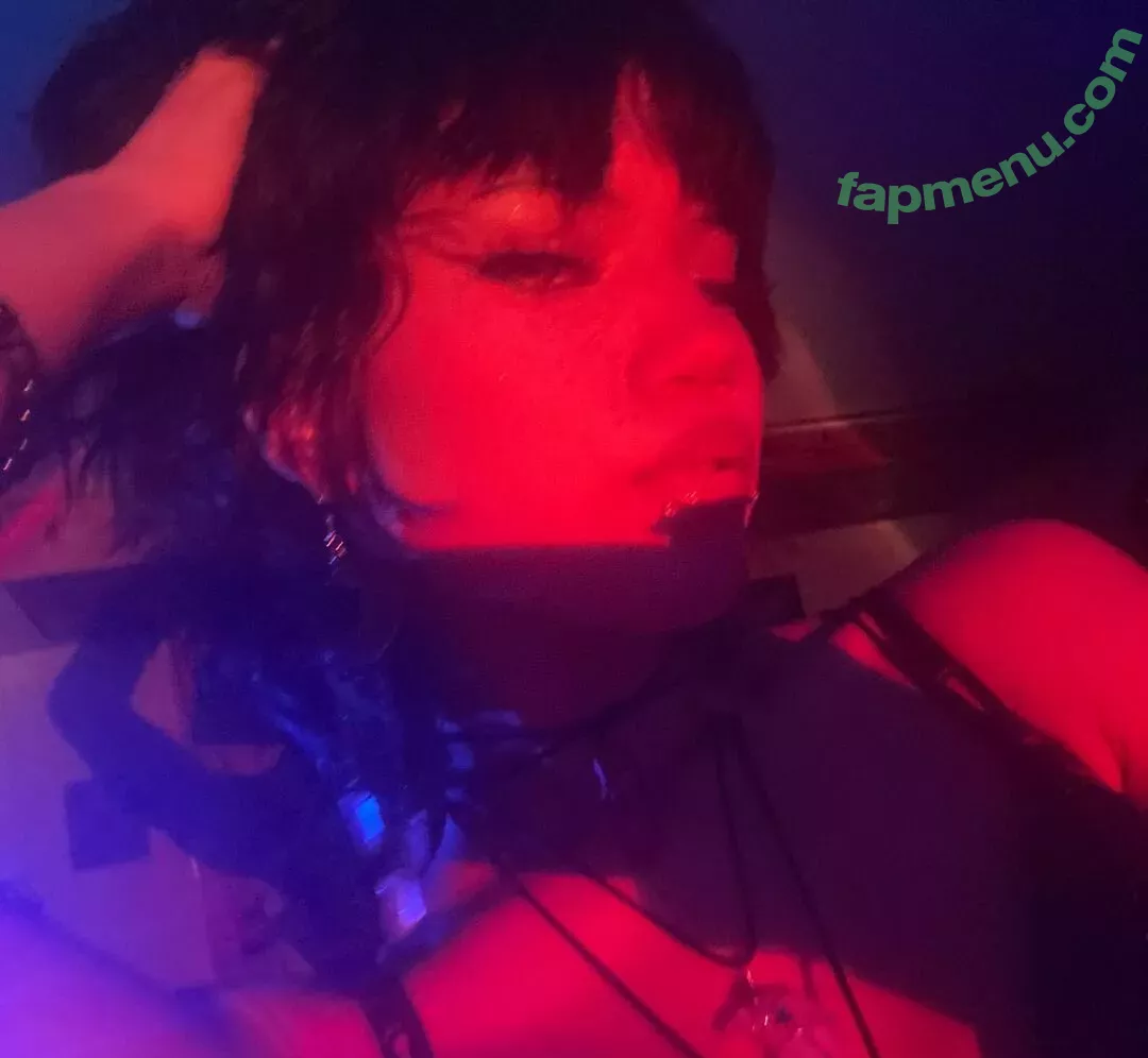 Saintsgoth nude photo #0073 (scubaryan_)
