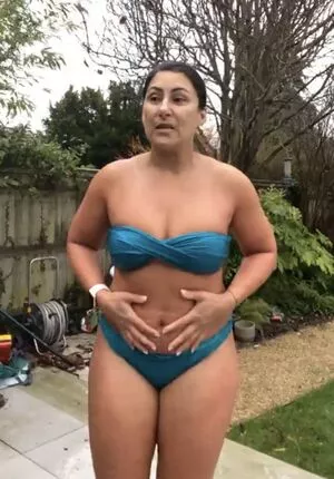 Saira Khan / iamsairakhan / sairasbum nude photo #0242