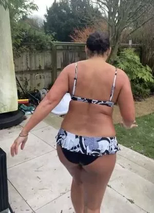 Saira Khan / iamsairakhan / sairasbum nude photo #0247