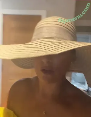 Saira Khan / iamsairakhan / sairasbum nude photo #0427
