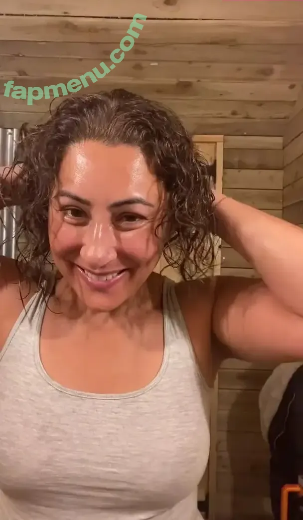 Saira Khan nude photo #0404 (iamsairakhan / sairasbum)