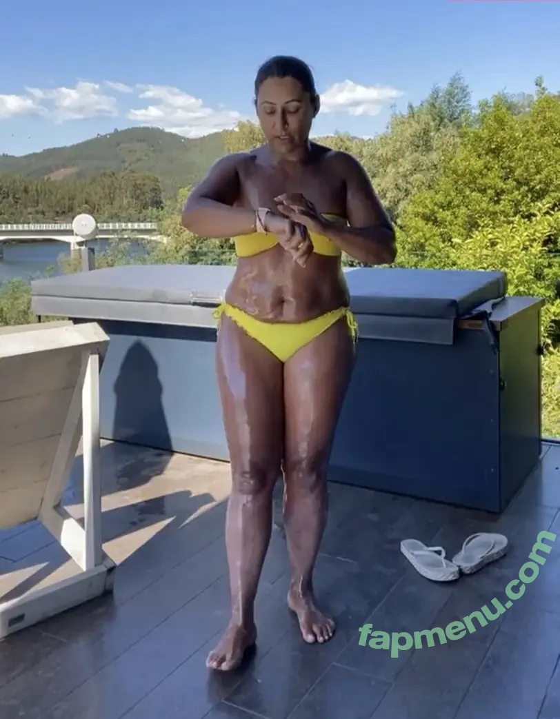 Saira Khan nude photo #0477 (iamsairakhan / sairasbum)