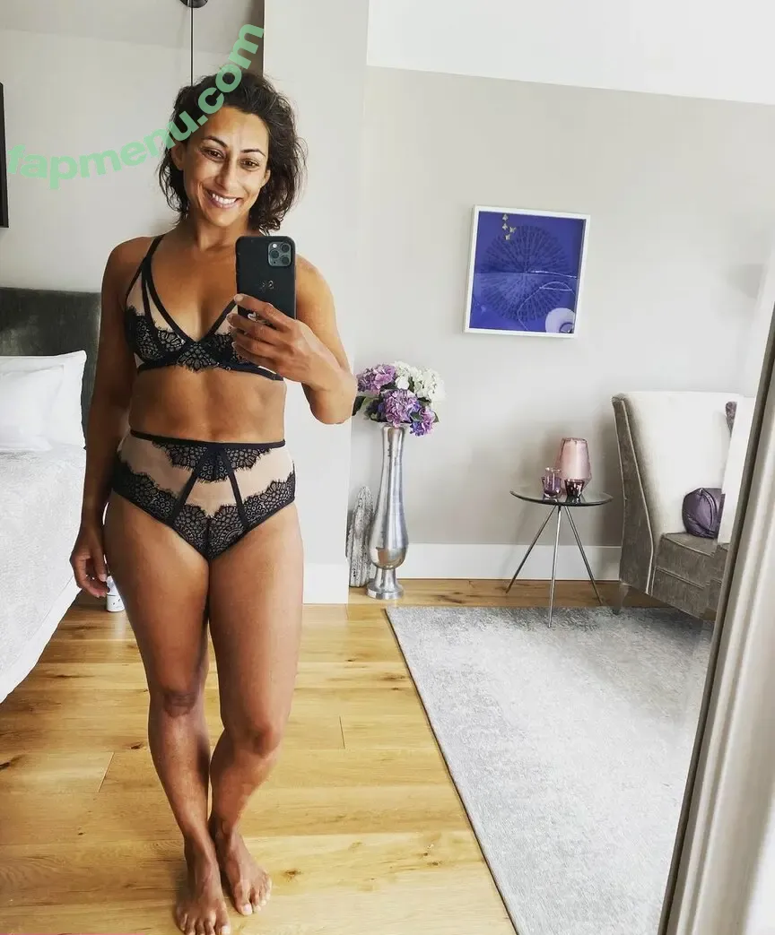 Saira Khan nude photo #0502 (iamsairakhan / sairasbum)