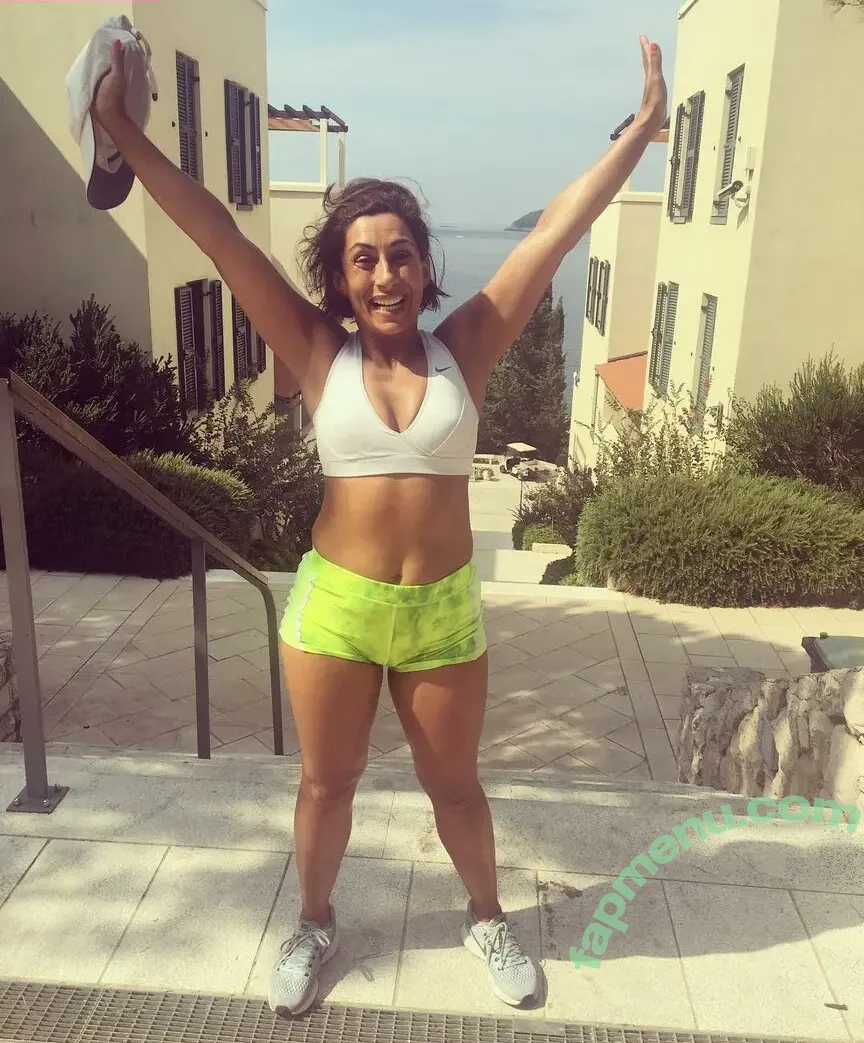 Saira Khan nude photo #0517 (iamsairakhan / sairasbum)