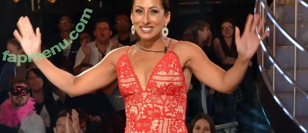 Saira Khan nude photo #0532 (iamsairakhan / sairasbum)