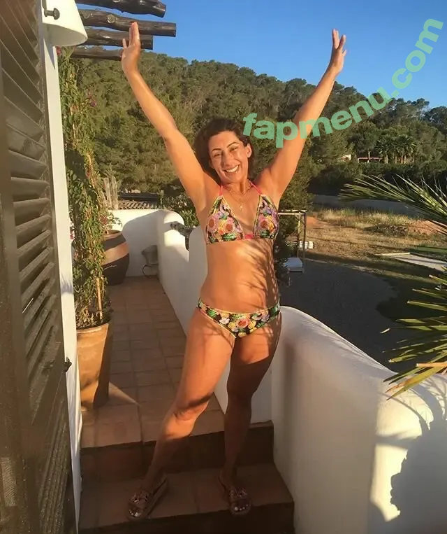Saira Khan nude photo #0542 (iamsairakhan / sairasbum)
