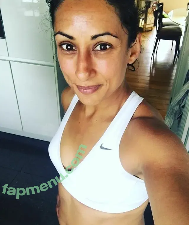 Saira Khan nude photo #0612 (iamsairakhan / sairasbum)