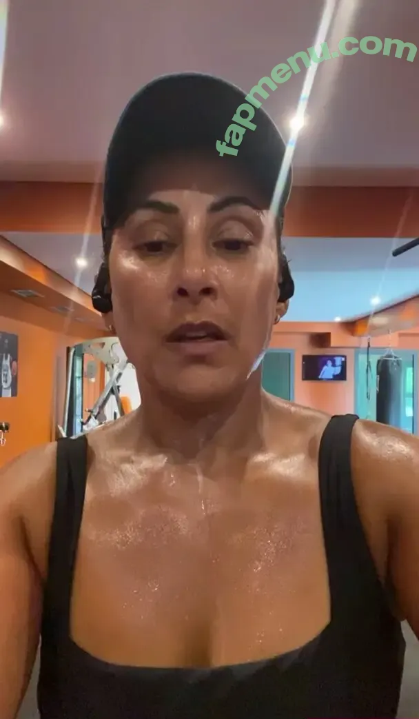 Saira Khan nude photo #0692 (iamsairakhan / sairasbum)