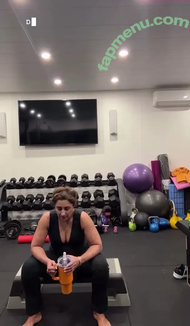 Saira Khan nude photo #0906 (iamsairakhan / sairasbum)