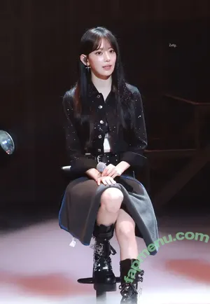 Sakura Miyawaki 宮脇 咲良 / 39saku_chan / LESSERAFIM nude photo #0200