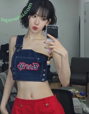 Sakura Miyawaki 宮脇 咲良 / 39saku_chan / LESSERAFIM nude photo #0231