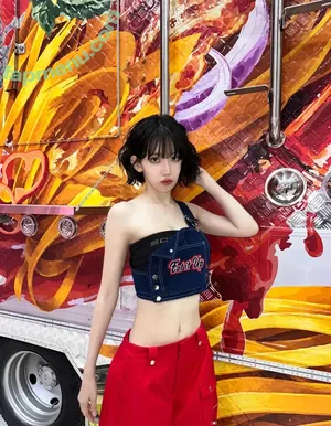 Sakura Miyawaki 宮脇 咲良 / 39saku_chan / LESSERAFIM nude photo #0232