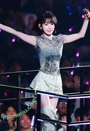 Sakura Miyawaki 宮脇 咲良 / 39saku_chan / LESSERAFIM nude photo #0271