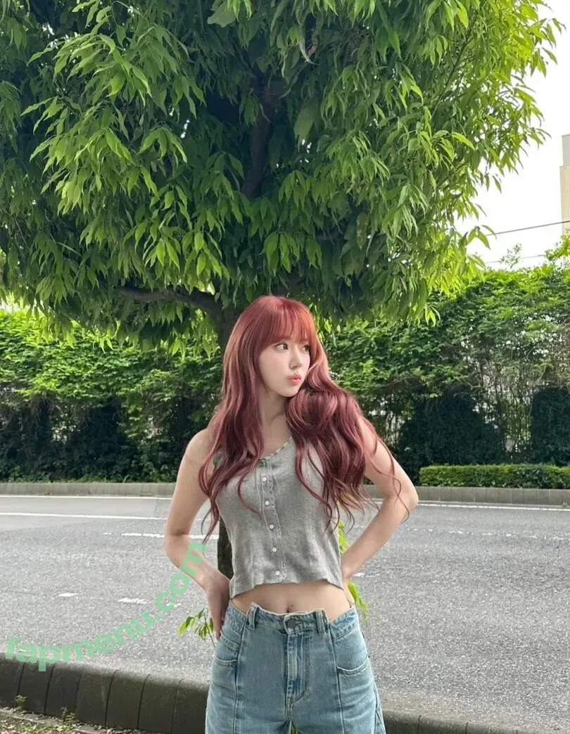 Sakura Miyawaki 宮脇 咲良 nude photo #0146 (39saku_chan / LESSERAFIM)