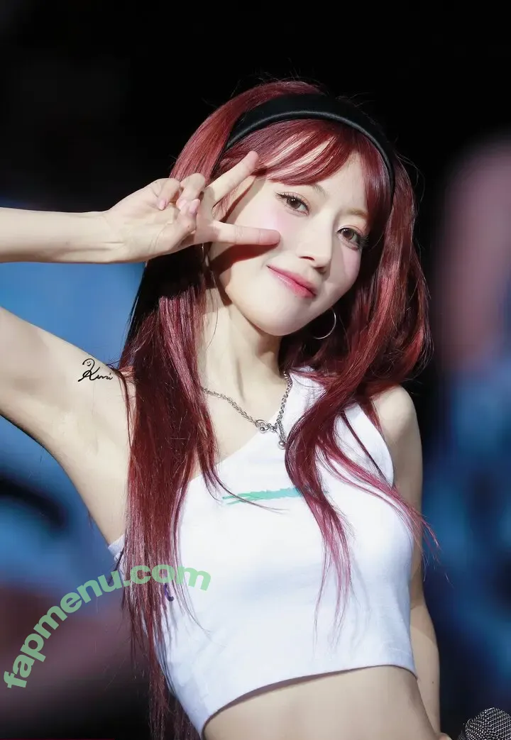 Sakura Miyawaki 宮脇 咲良 nude photo #0173 (39saku_chan / LESSERAFIM)