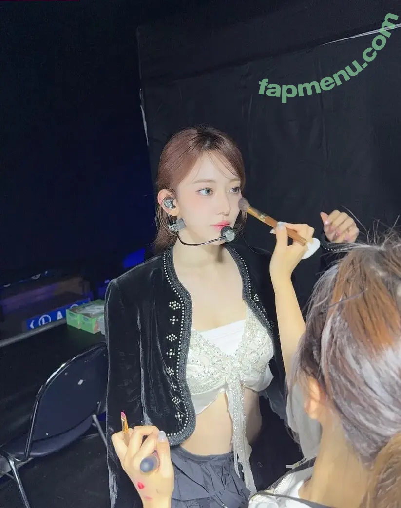 Sakura Miyawaki 宮脇 咲良 nude photo #0174 (39saku_chan / LESSERAFIM)