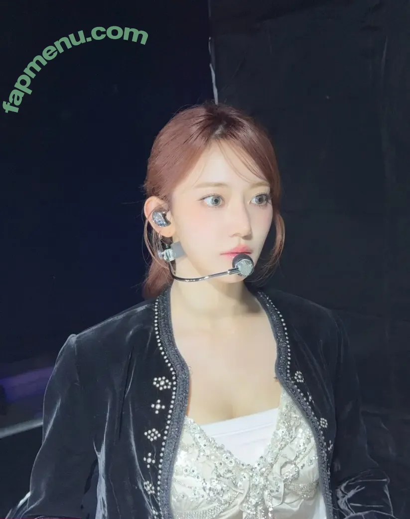 Sakura Miyawaki 宮脇 咲良 nude photo #0175 (39saku_chan / LESSERAFIM)