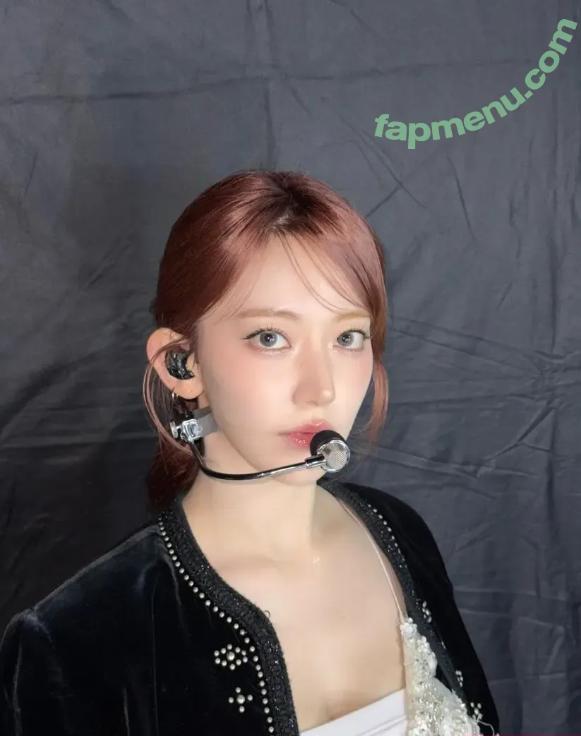 Sakura Miyawaki 宮脇 咲良 nude photo #0177 (39saku_chan / LESSERAFIM)