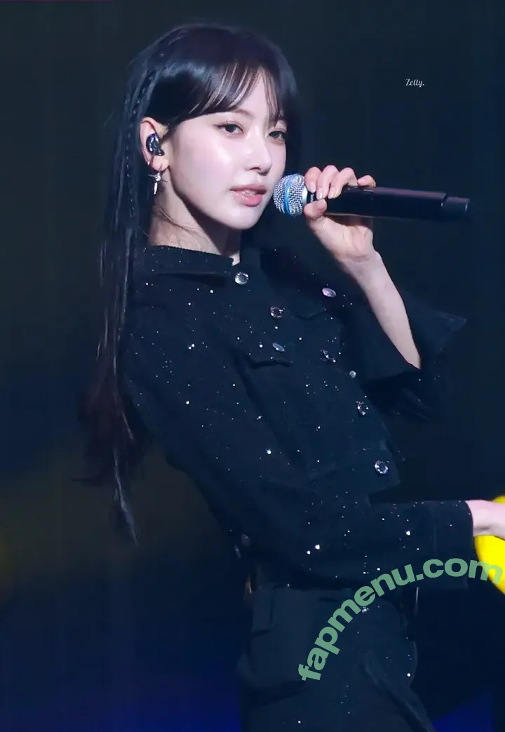 Sakura Miyawaki 宮脇 咲良 nude photo #0197 (39saku_chan / LESSERAFIM)