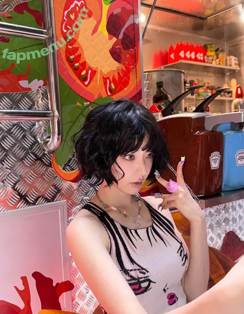 Sakura Miyawaki 宮脇 咲良 nude photo #0206 (39saku_chan / LESSERAFIM)