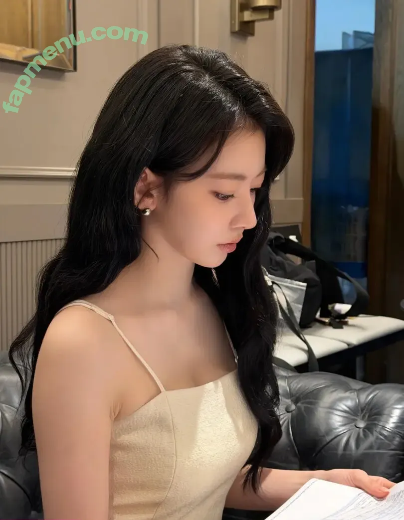 Sakura Miyawaki 宮脇 咲良 nude photo #0217 (39saku_chan / LESSERAFIM)