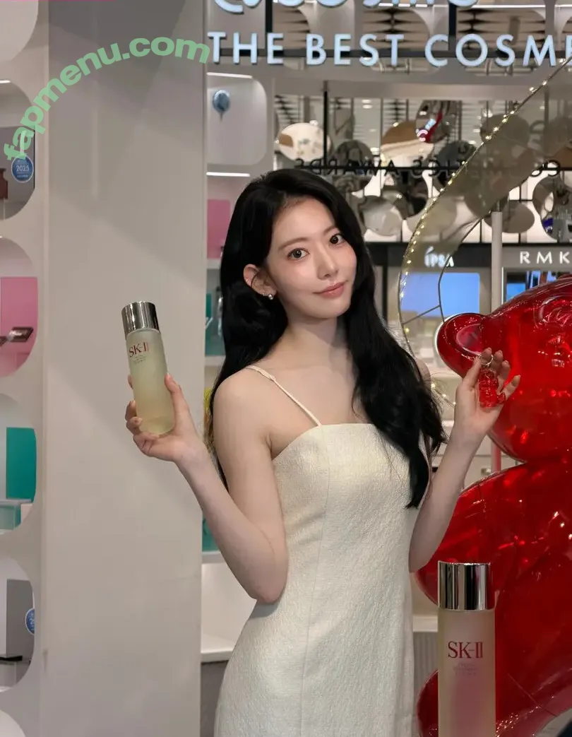 Sakura Miyawaki 宮脇 咲良 nude photo #0219 (39saku_chan / LESSERAFIM)