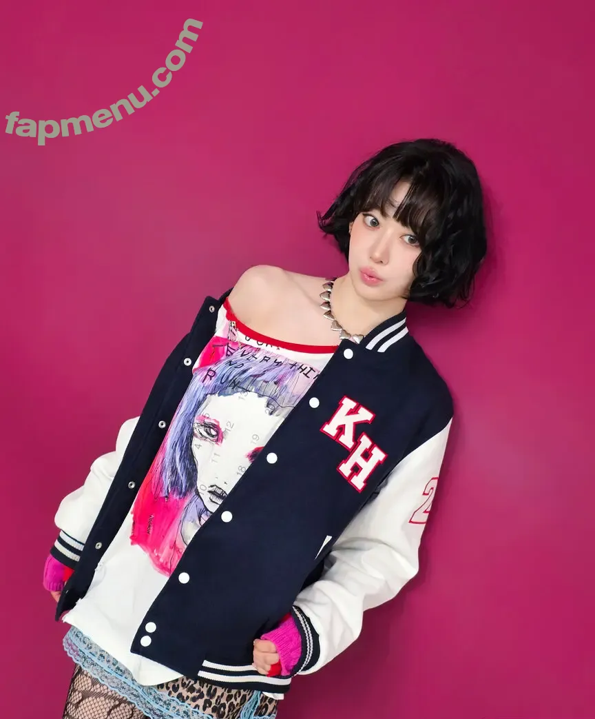 Sakura Miyawaki 宮脇 咲良 nude photo #0229 (39saku_chan / LESSERAFIM)