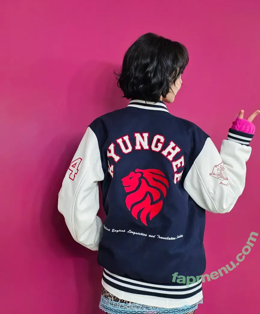 Sakura Miyawaki 宮脇 咲良 nude photo #0230 (39saku_chan / LESSERAFIM)