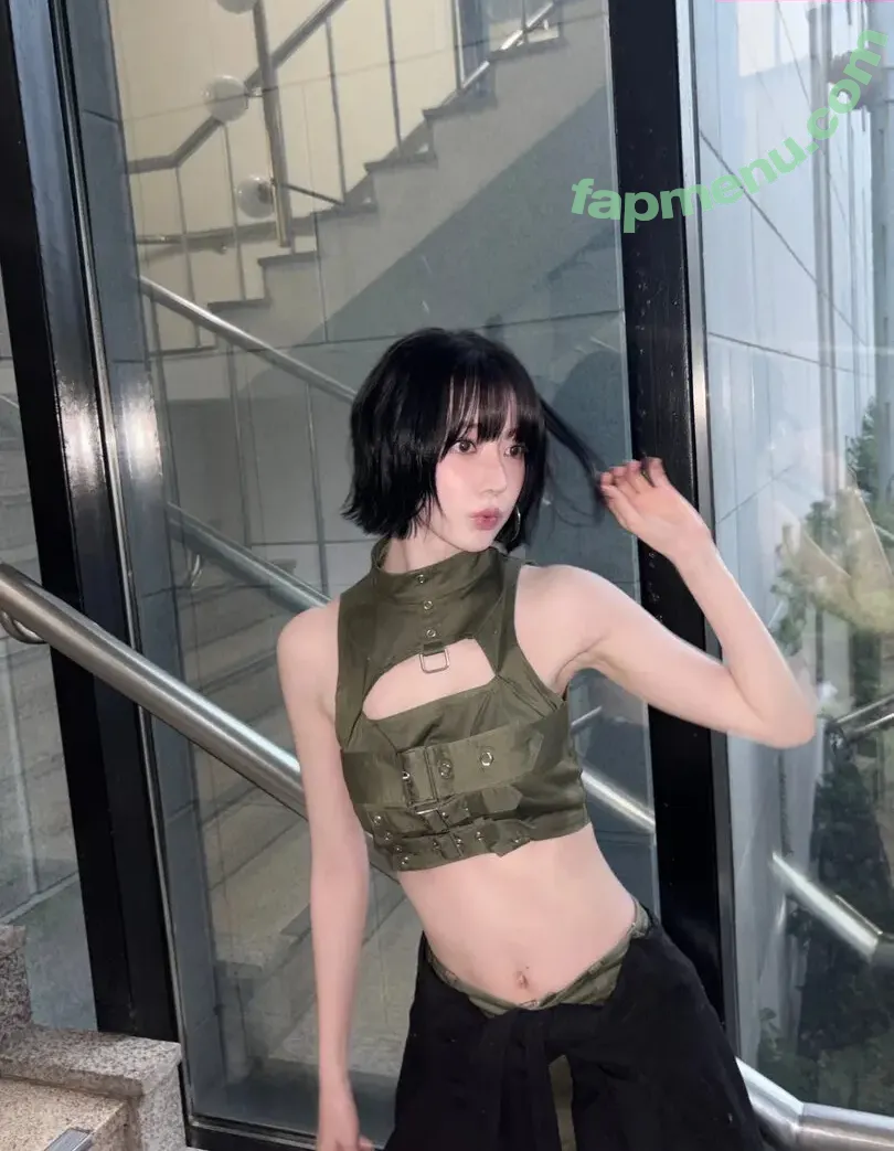 Sakura Miyawaki 宮脇 咲良 nude photo #0241 (39saku_chan / LESSERAFIM)