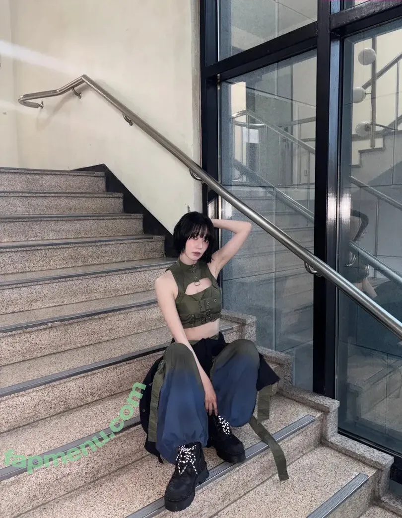 Sakura Miyawaki 宮脇 咲良 nude photo #0247 (39saku_chan / LESSERAFIM)