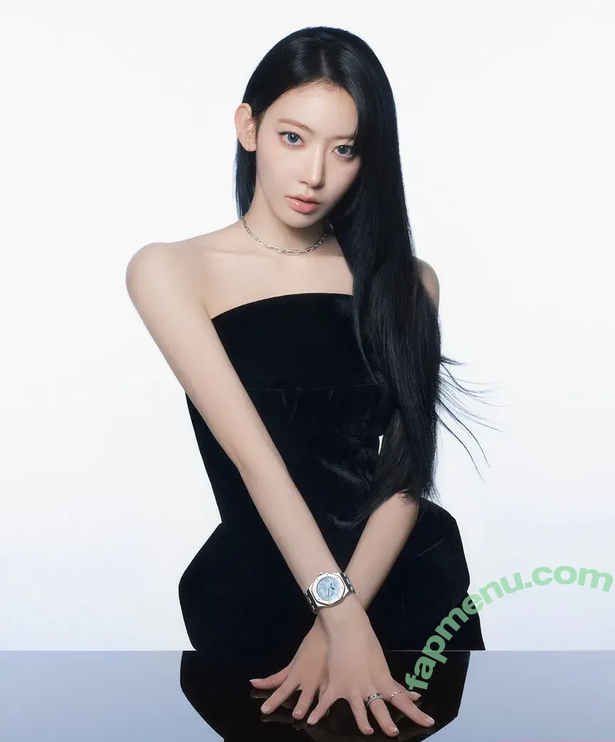 Sakura Miyawaki 宮脇 咲良 nude photo #0254 (39saku_chan / LESSERAFIM)