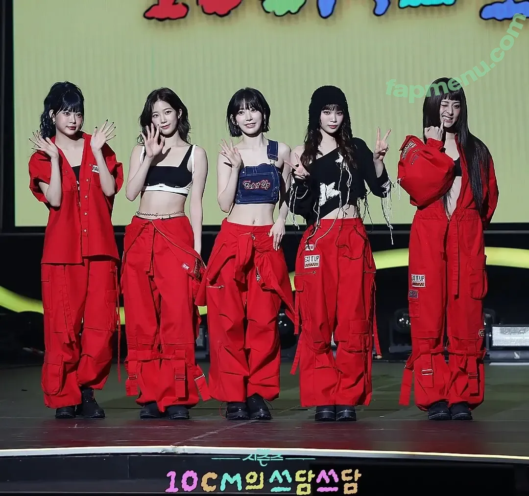 Sakura Miyawaki 宮脇 咲良 nude photo #0266 (39saku_chan / LESSERAFIM)