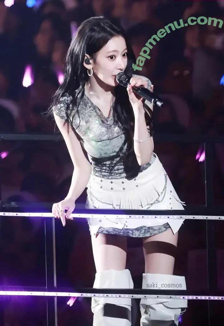 Sakura Miyawaki 宮脇 咲良 nude photo #0269 (39saku_chan / LESSERAFIM)