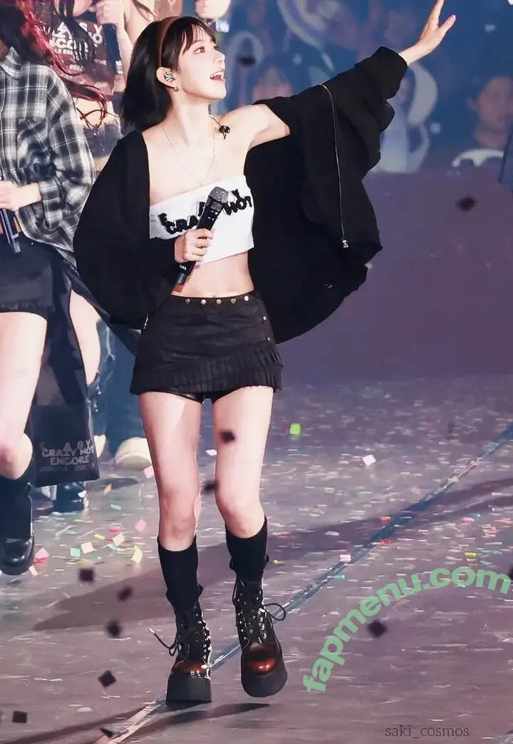 Sakura Miyawaki 宮脇 咲良 nude photo #0274 (39saku_chan / LESSERAFIM)