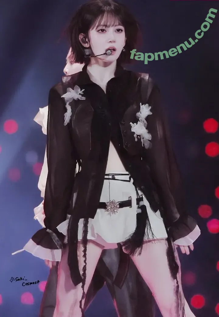 Sakura Miyawaki 宮脇 咲良 nude photo #0278 (39saku_chan / LESSERAFIM)