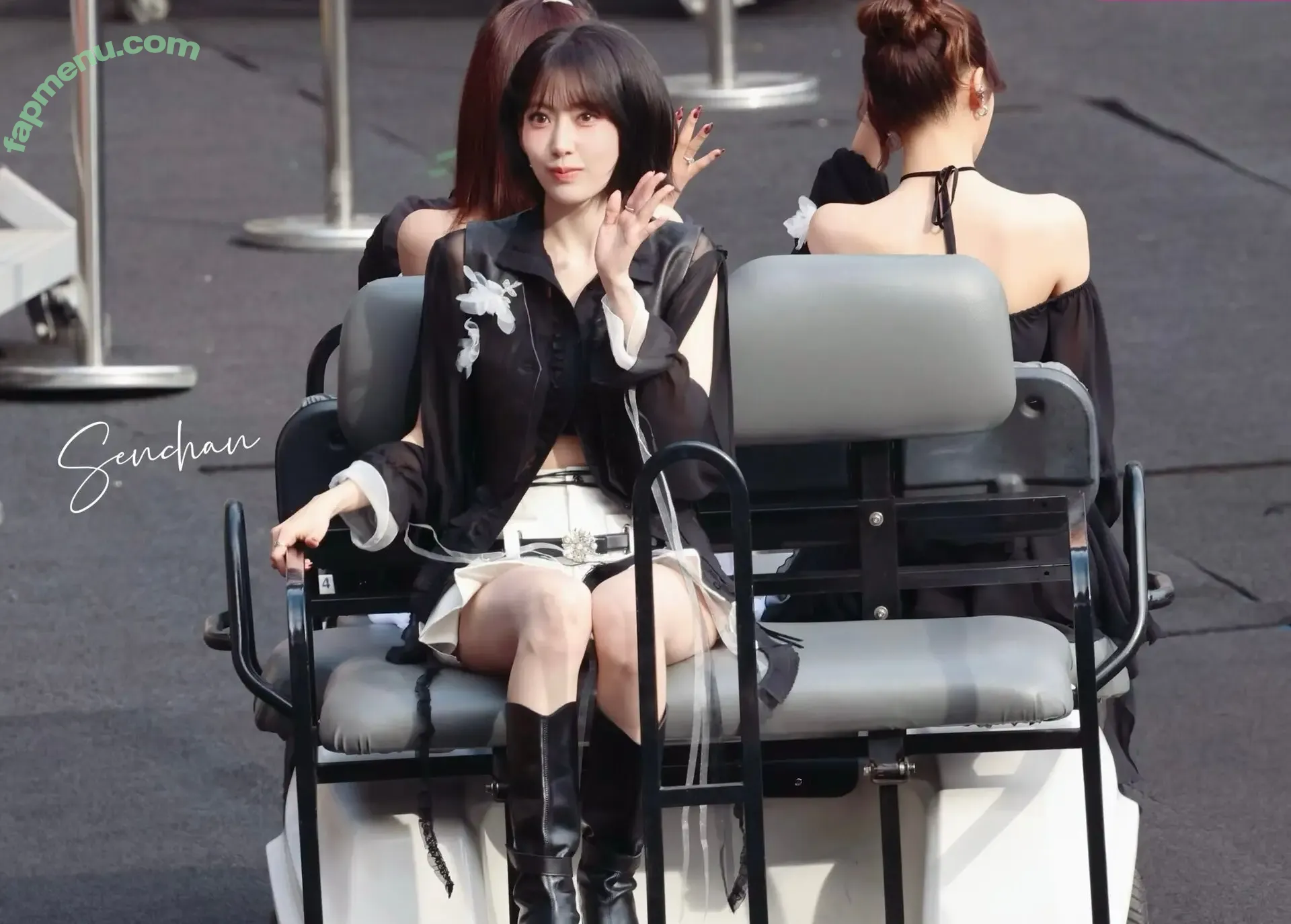 Sakura Miyawaki 宮脇 咲良 nude photo #0282 (39saku_chan / LESSERAFIM)